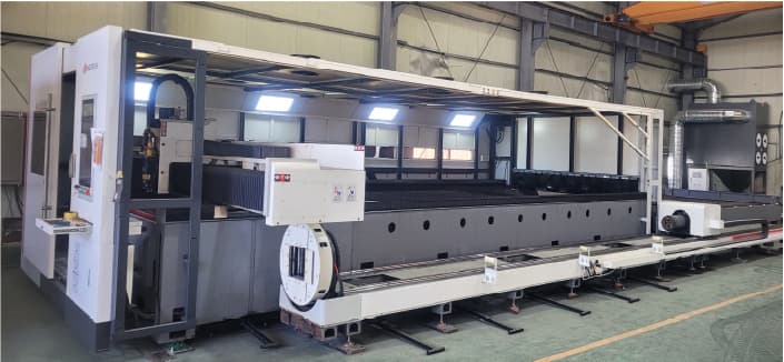Multi-Razer cutting machine on the shop floor
