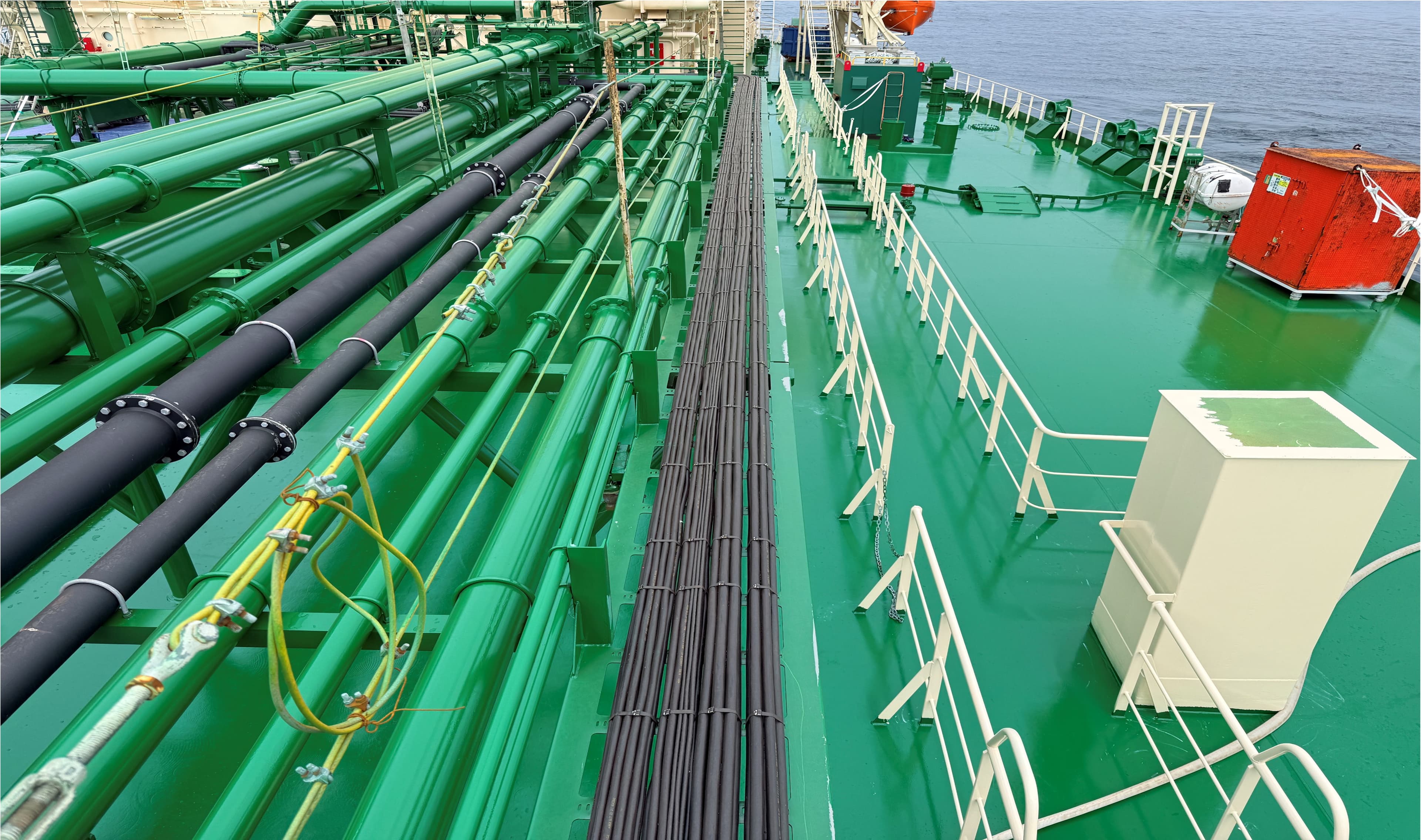 Diet Cable Tray carrying a cable run alongside the deck pipe rack